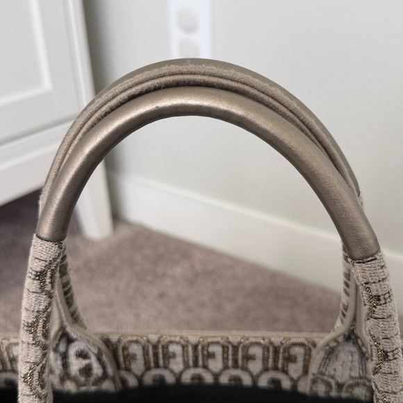Furla Opportunity large tote bag - gold arch logo pattern - Picture 8 of 10